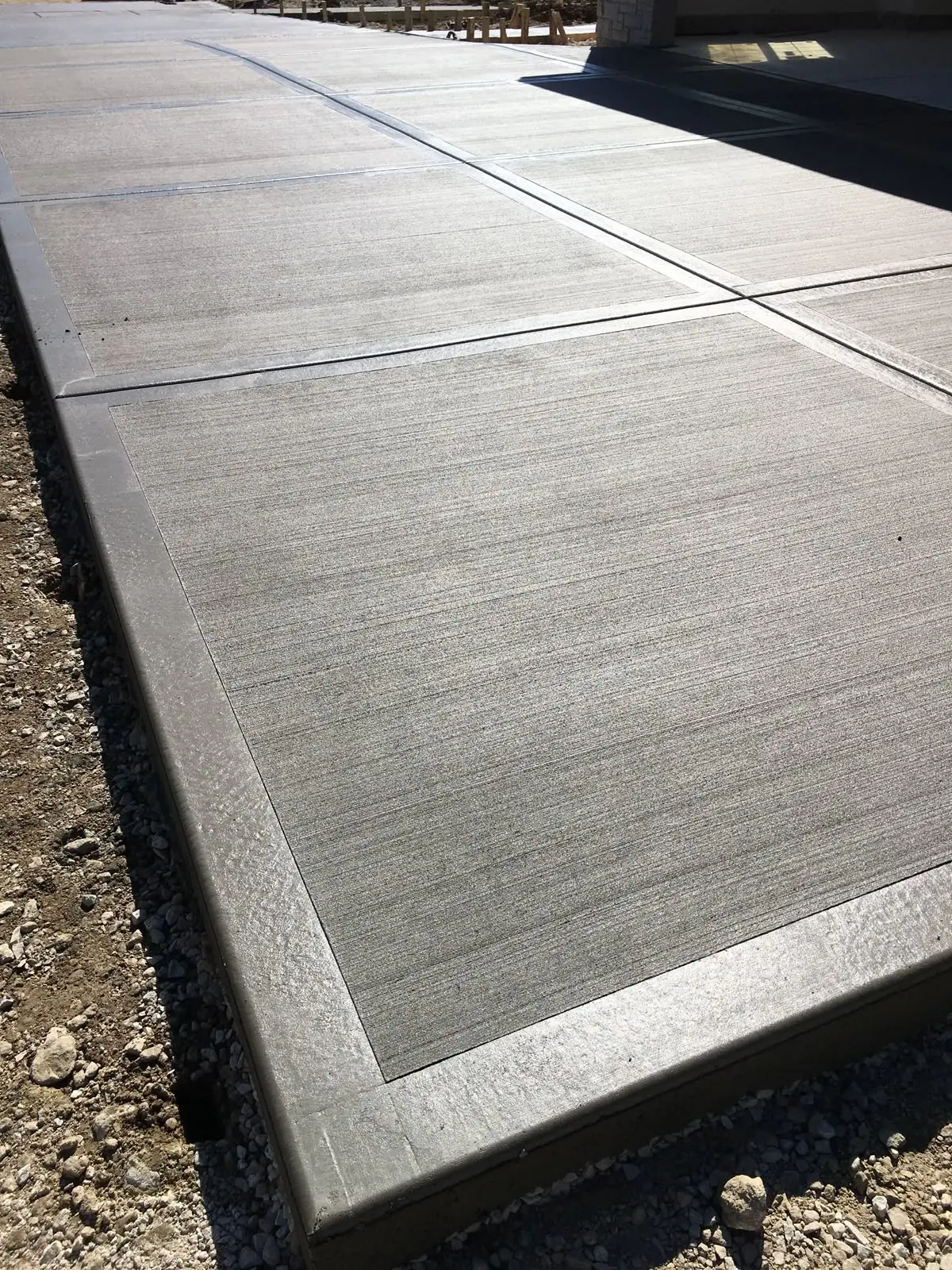 Piso para postos de combustível em Formosa: aplicação com concreto usinado