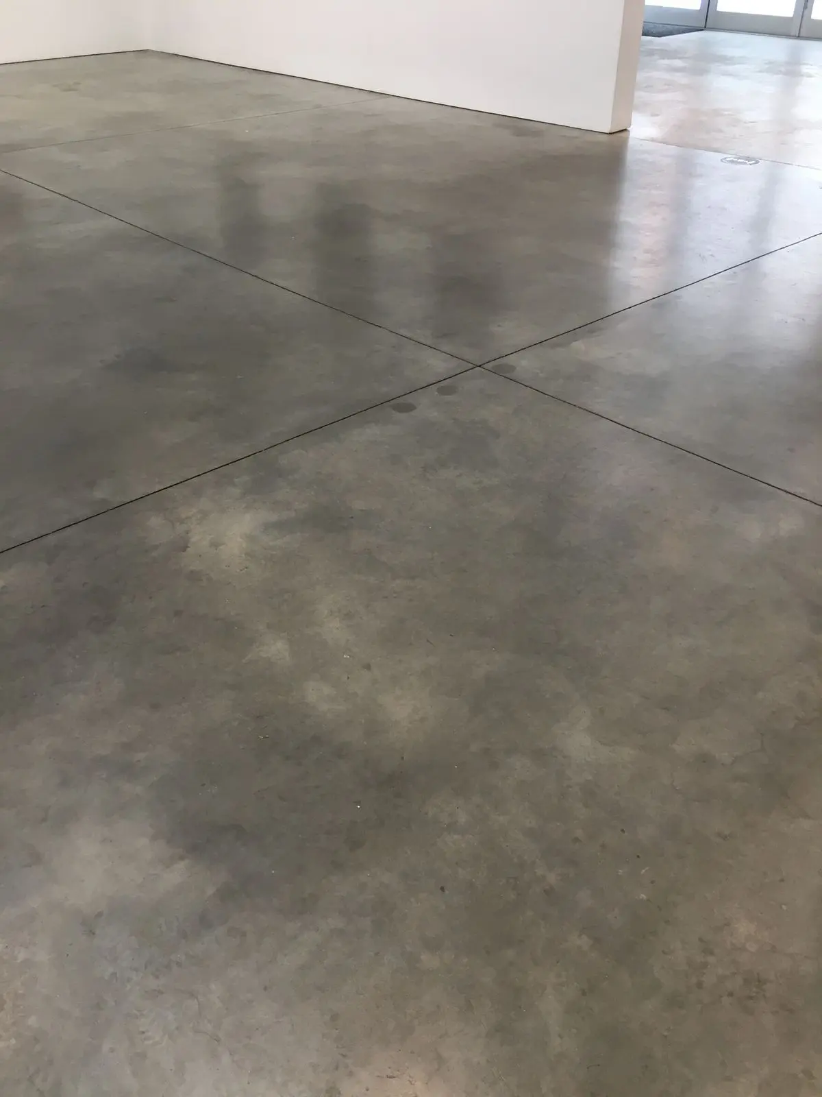 Piso para postos de combustível em Cidade Ocidental: aplicação com concreto usinado
