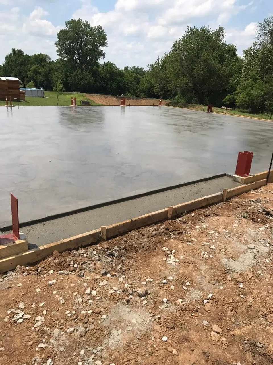 Piso para postos de combustível em Planaltina: aplicação com concreto usinado