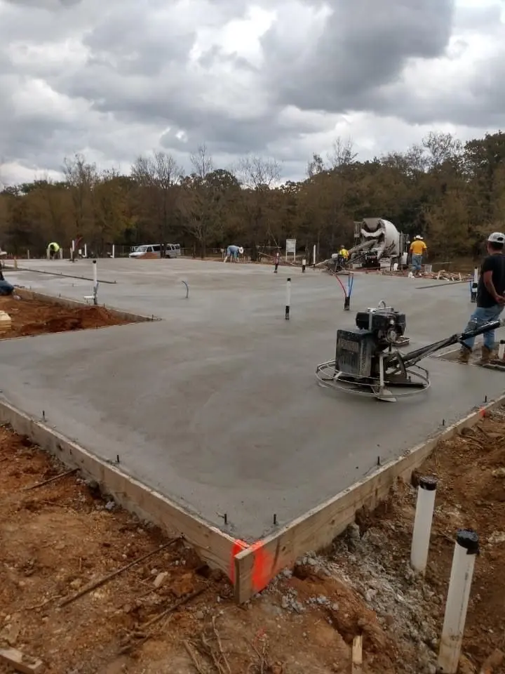 Piso para postos de combustível em Sobradinho: aplicação com concreto usinado